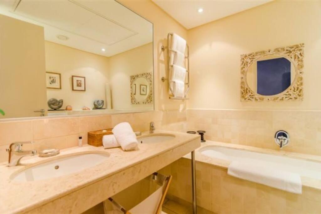 Parama 003 Secure, Luxurious Waterfront Apartment Kapstadt Exterior foto